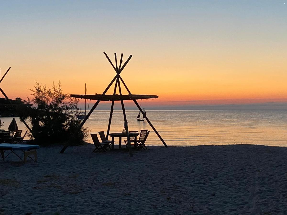 Les Lodges De La Plage U Dragulinu Sari-Solenzara Exteriér fotografie